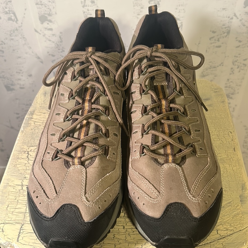 Skechers Mens 4984 Tan Gray Hiking Shoes Size 14 Like new, li